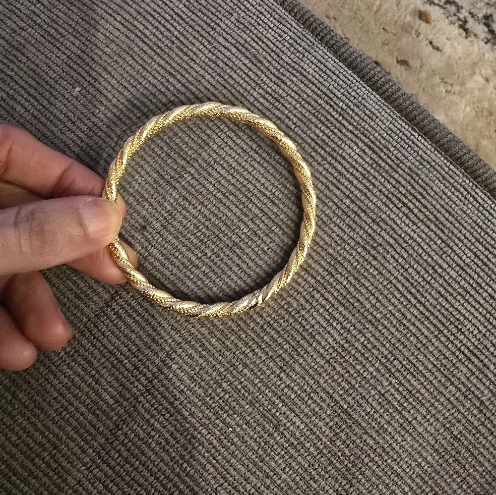 21kgp Dubai Jewelry Elegant Gold-Tone Twisted Bangles